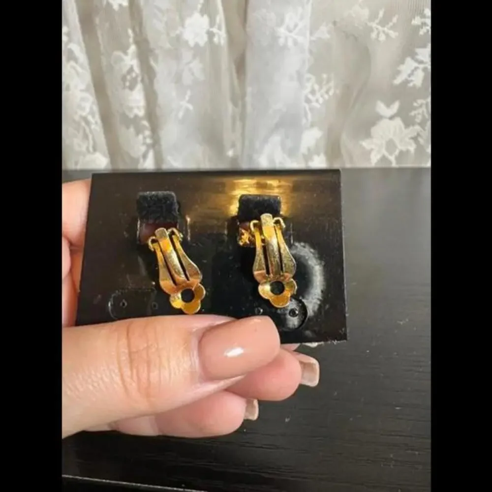 Vintage Gold-Tone Floral Rhinestone Clip-On Earrings - Picture 2 of 2